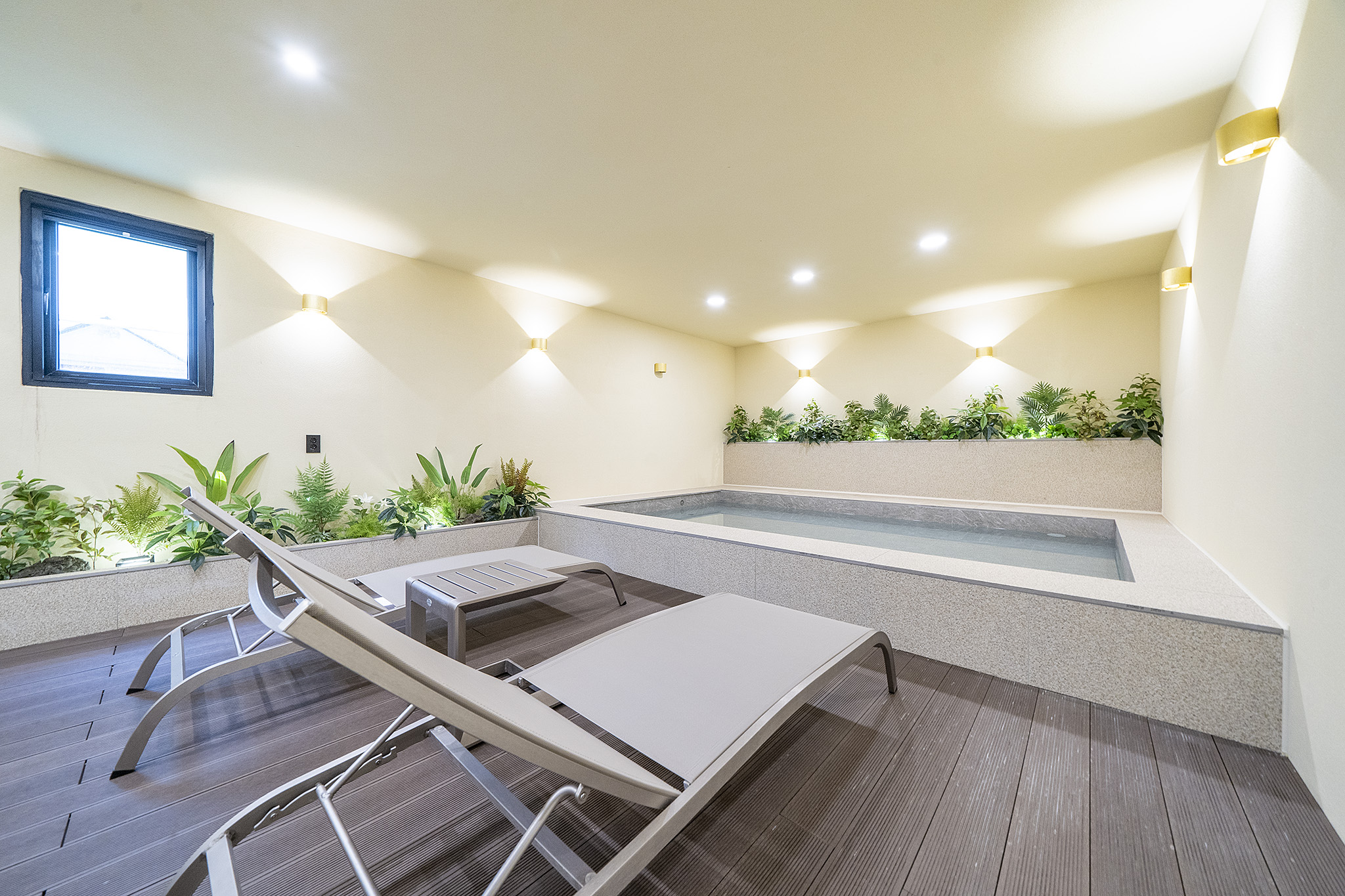 Poolvilla(키즈온수풀/핀란드사우나)(빔프로젝트/노래방(22시까지)/바베큐/75인치스마트TV/월풀욕조)