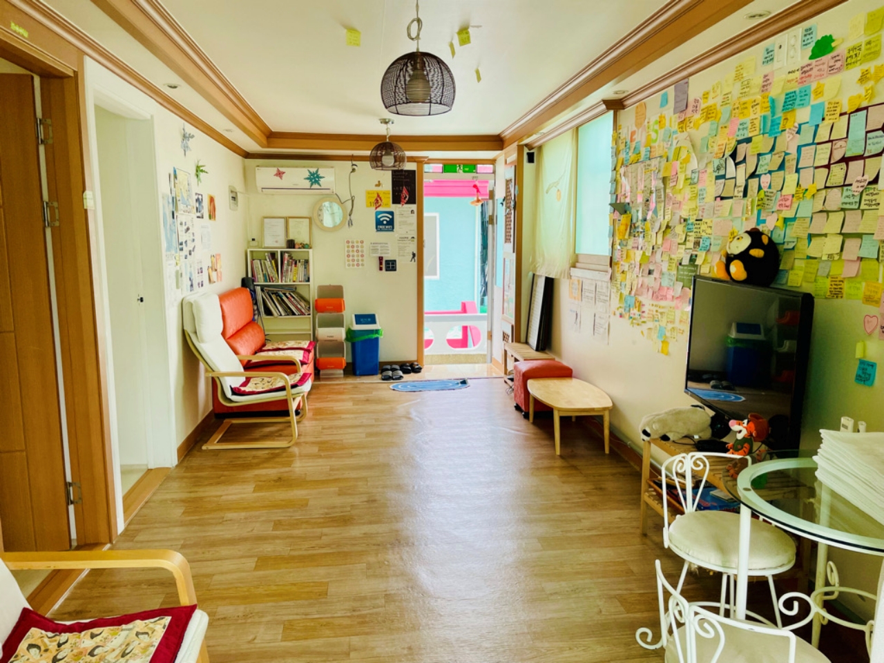 room detail thumbnail 1