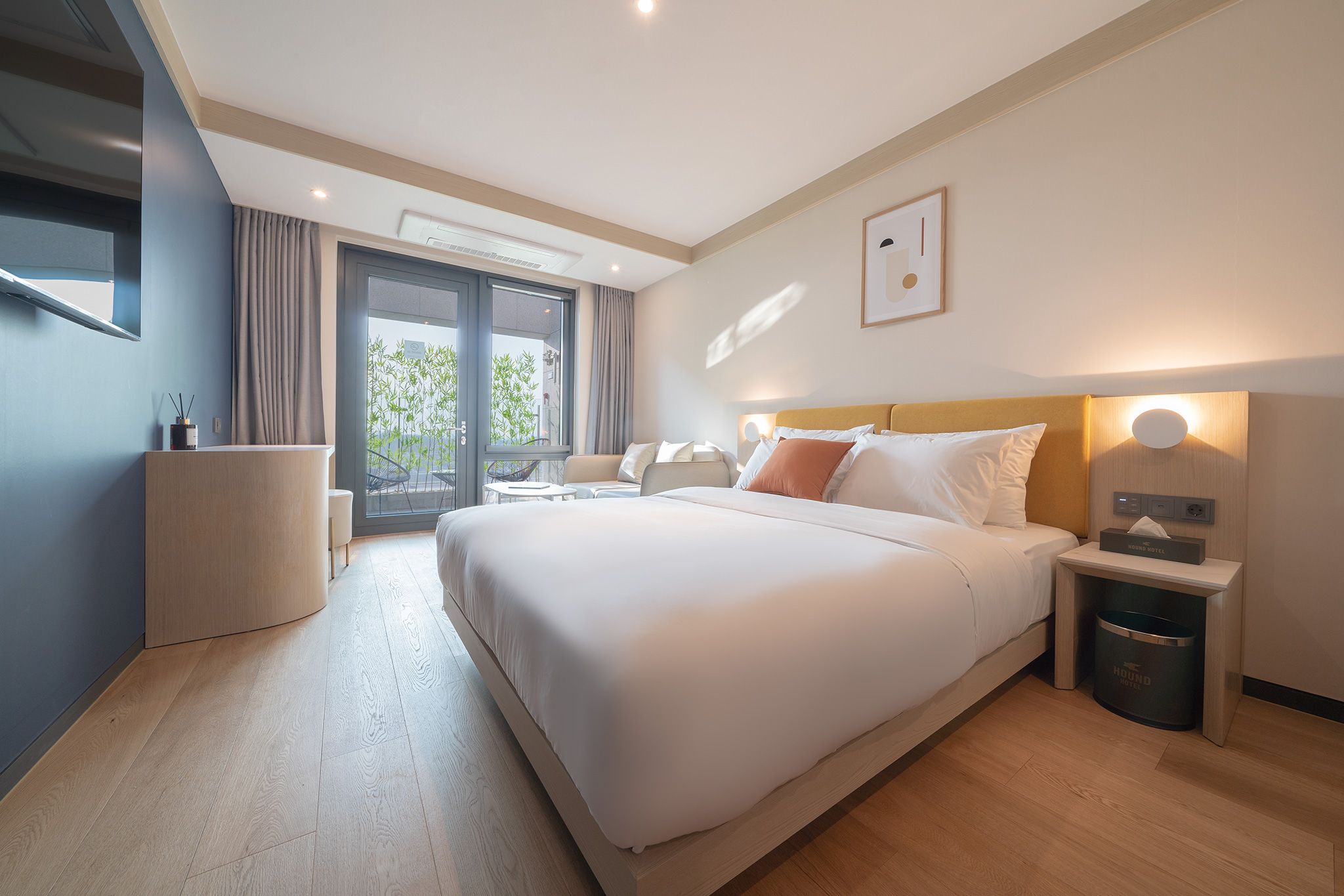 room detail thumbnail 0