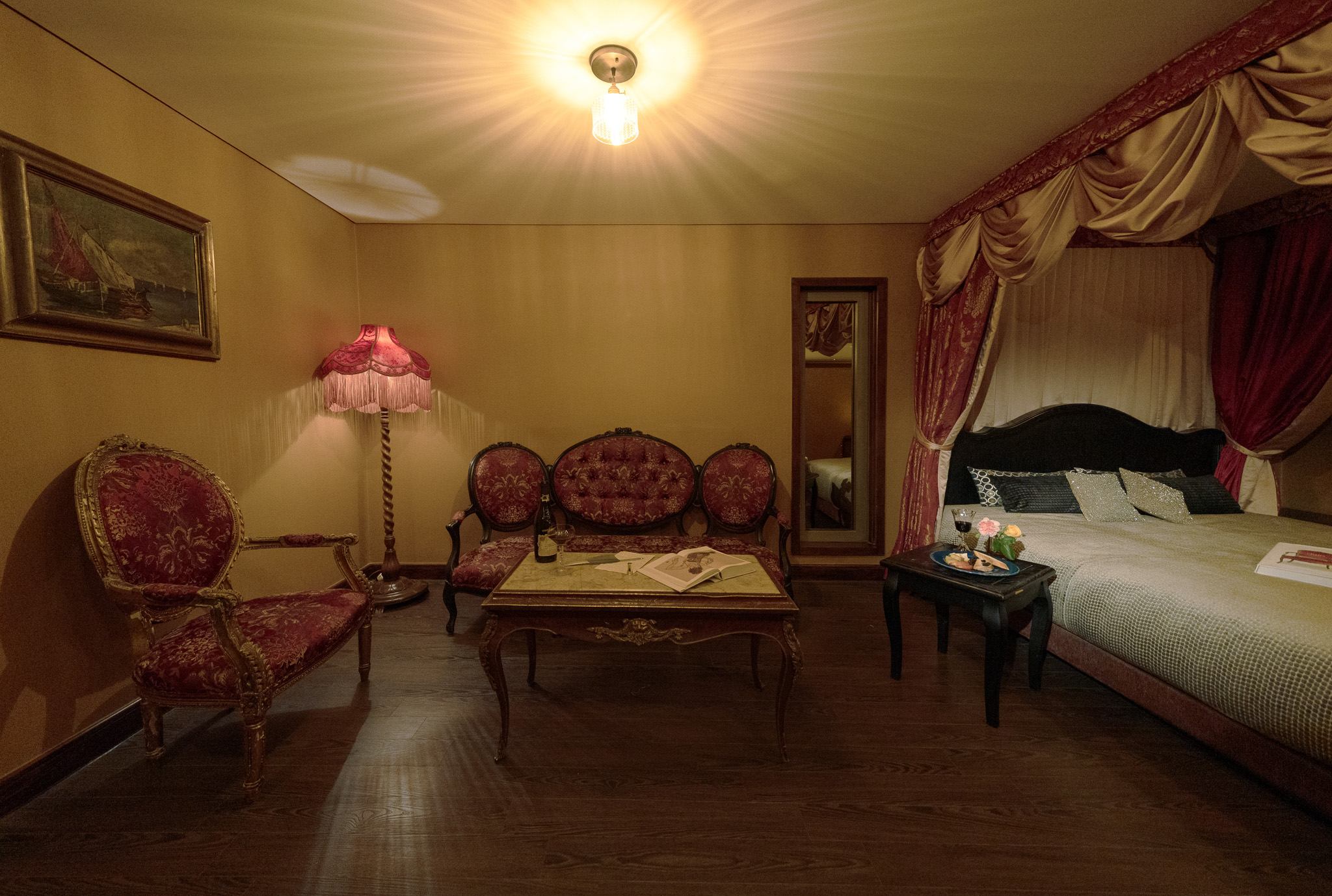 room detail thumbnail 1