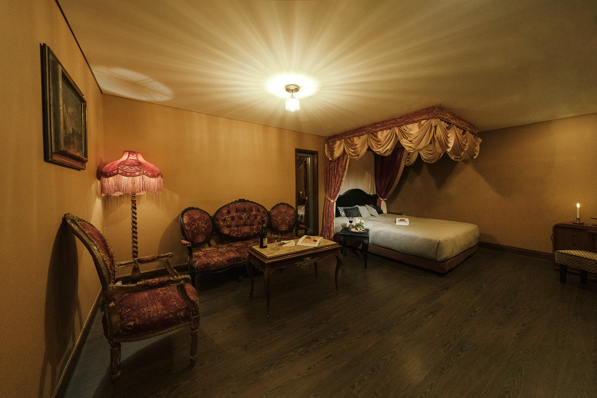 room detail thumbnail 2