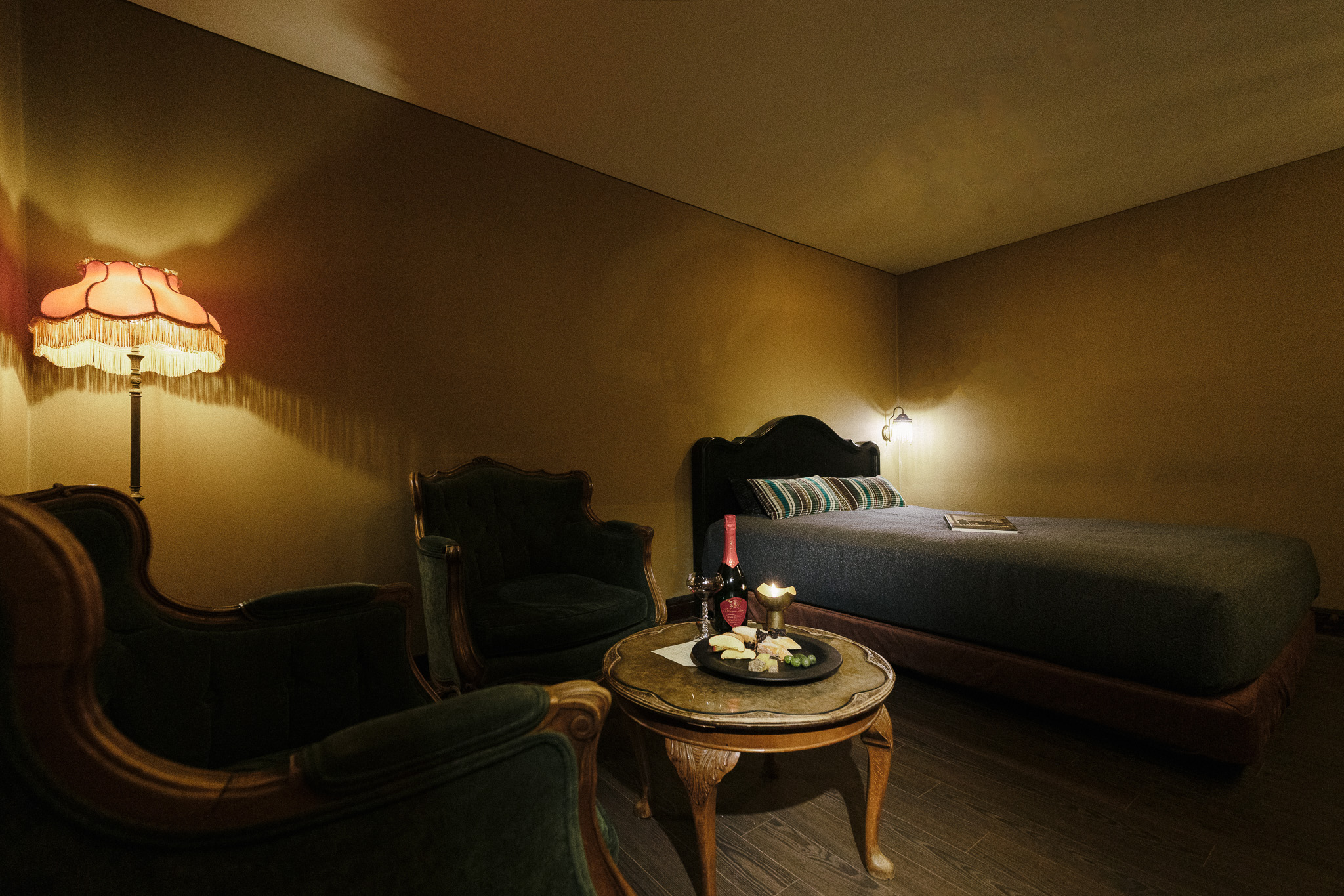 room detail thumbnail 1