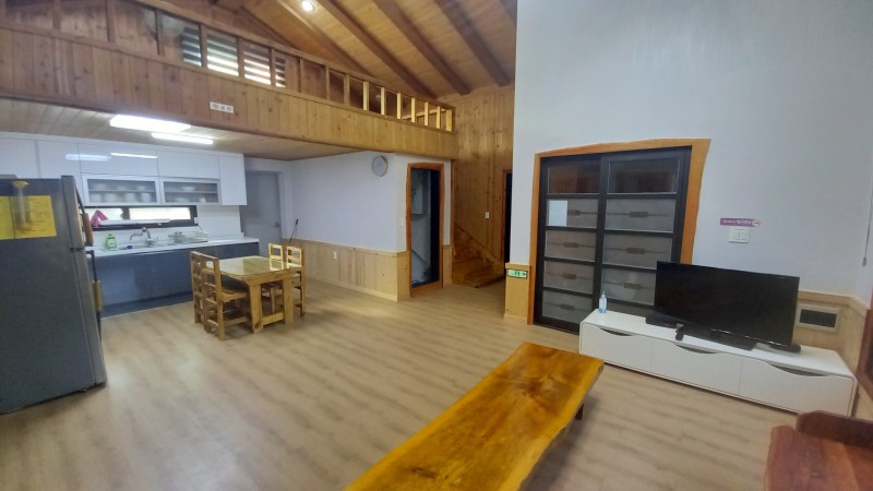 https://yaimg.yanolja.com/v5/2023/03/28/10/6422bdc7bab017.32177680.jpg