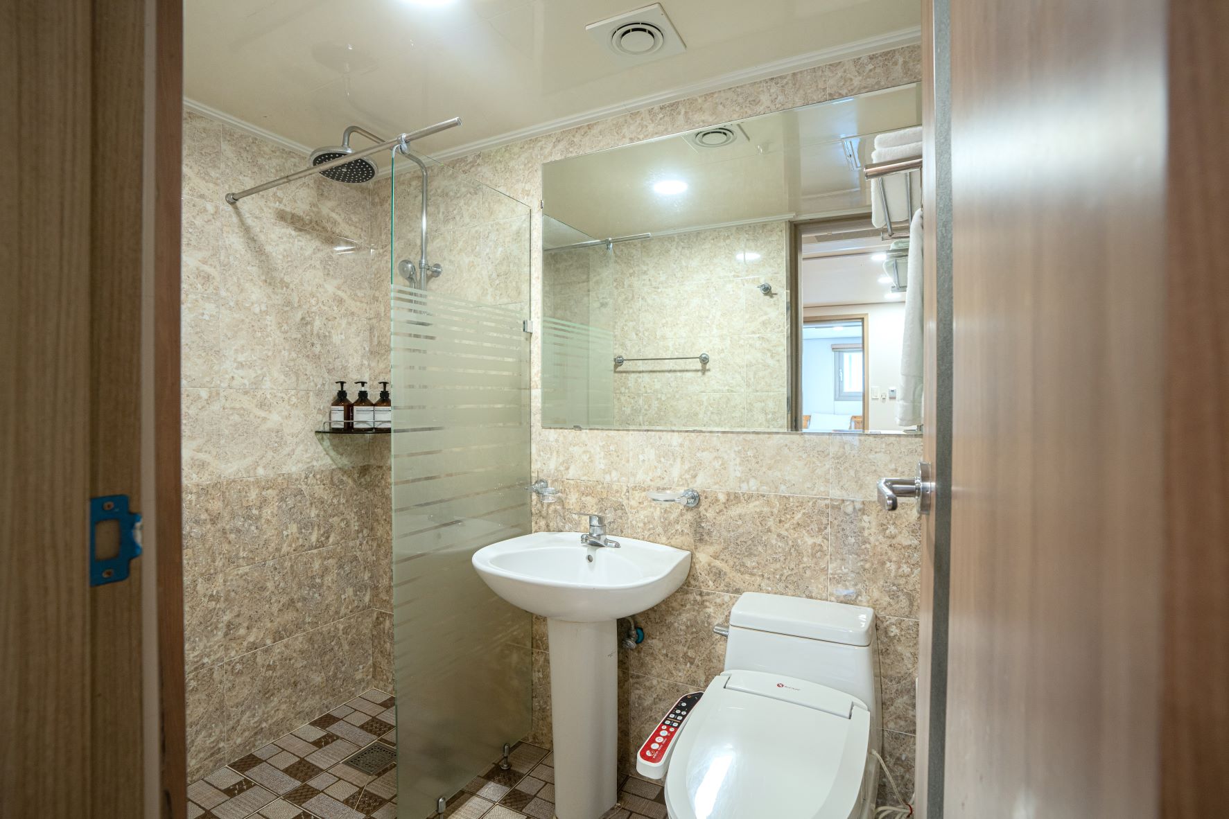 room detail thumbnail 2