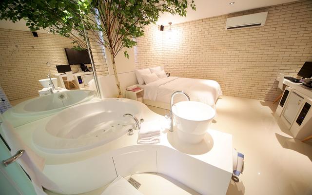 종로 호텔팝 리즈 프리미어