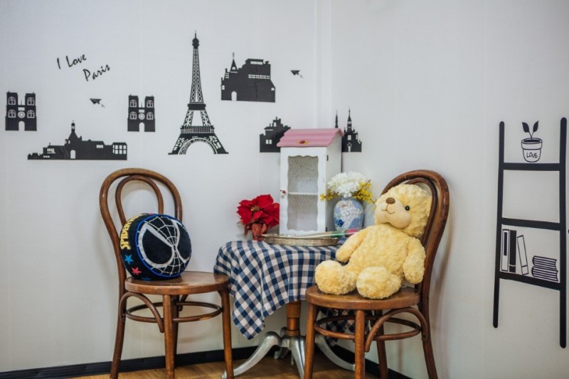 room detail thumbnail 2