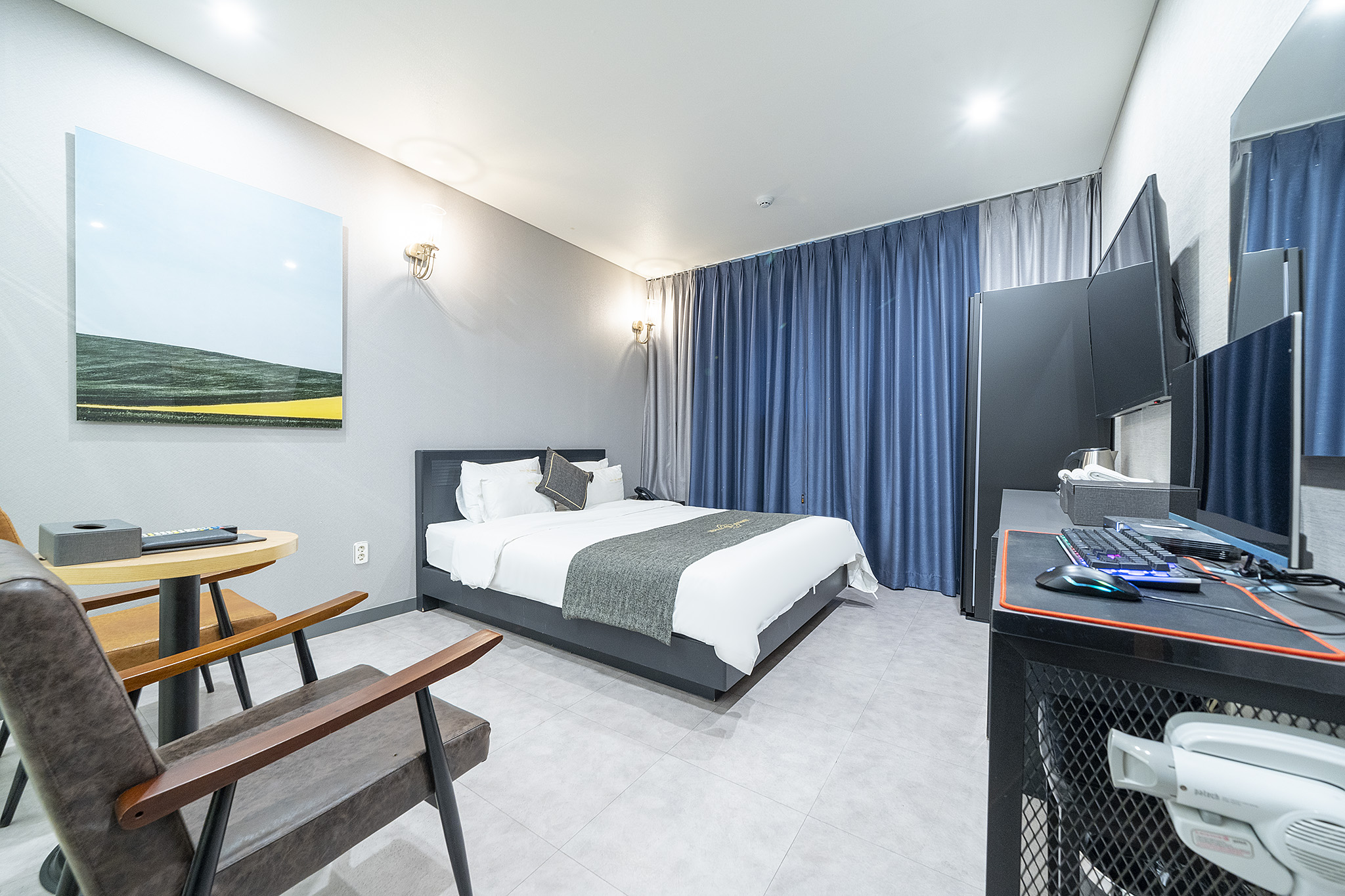 room detail thumbnail 0