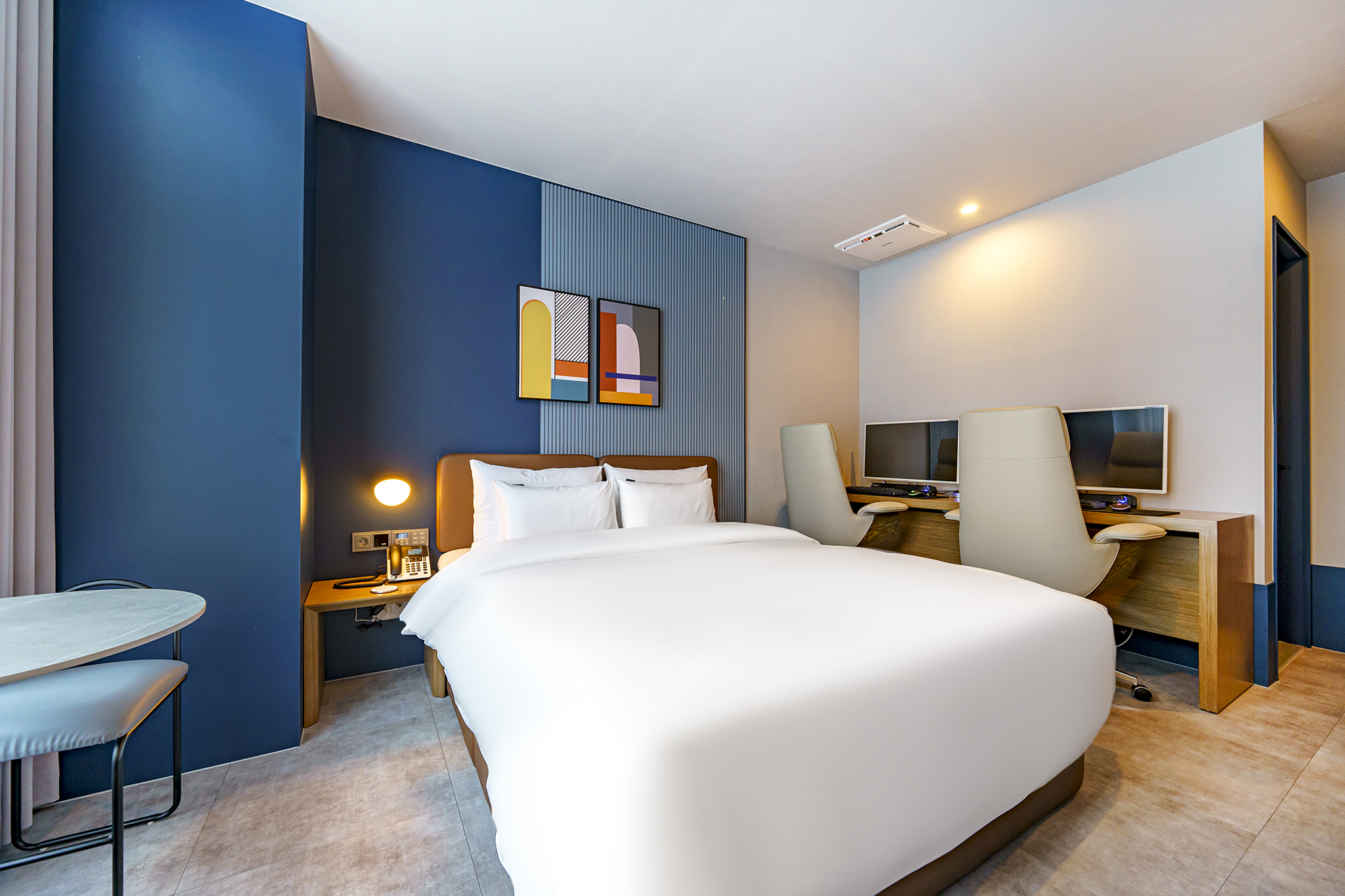 room detail thumbnail 0