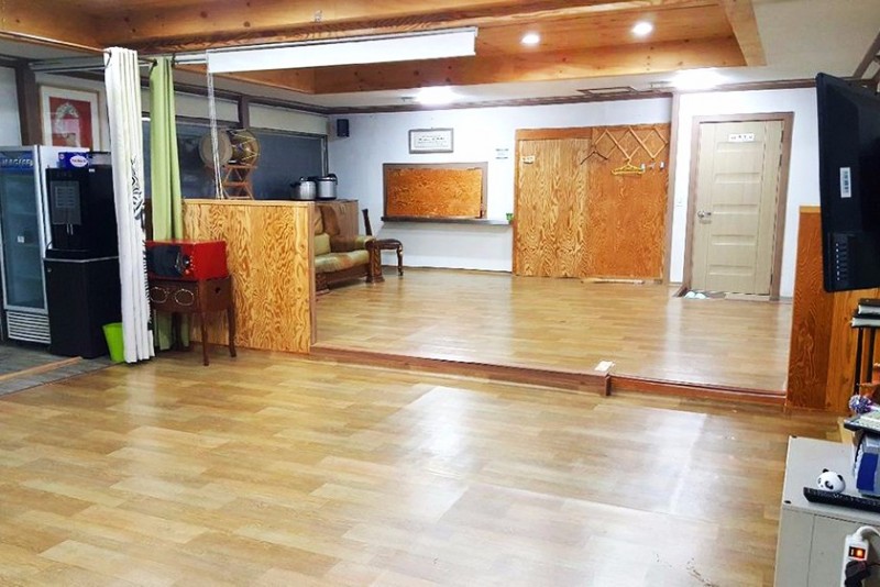 https://yaimg.yanolja.com/v5/2023/04/18/09/643e68ed0b8784.62954062.jpg