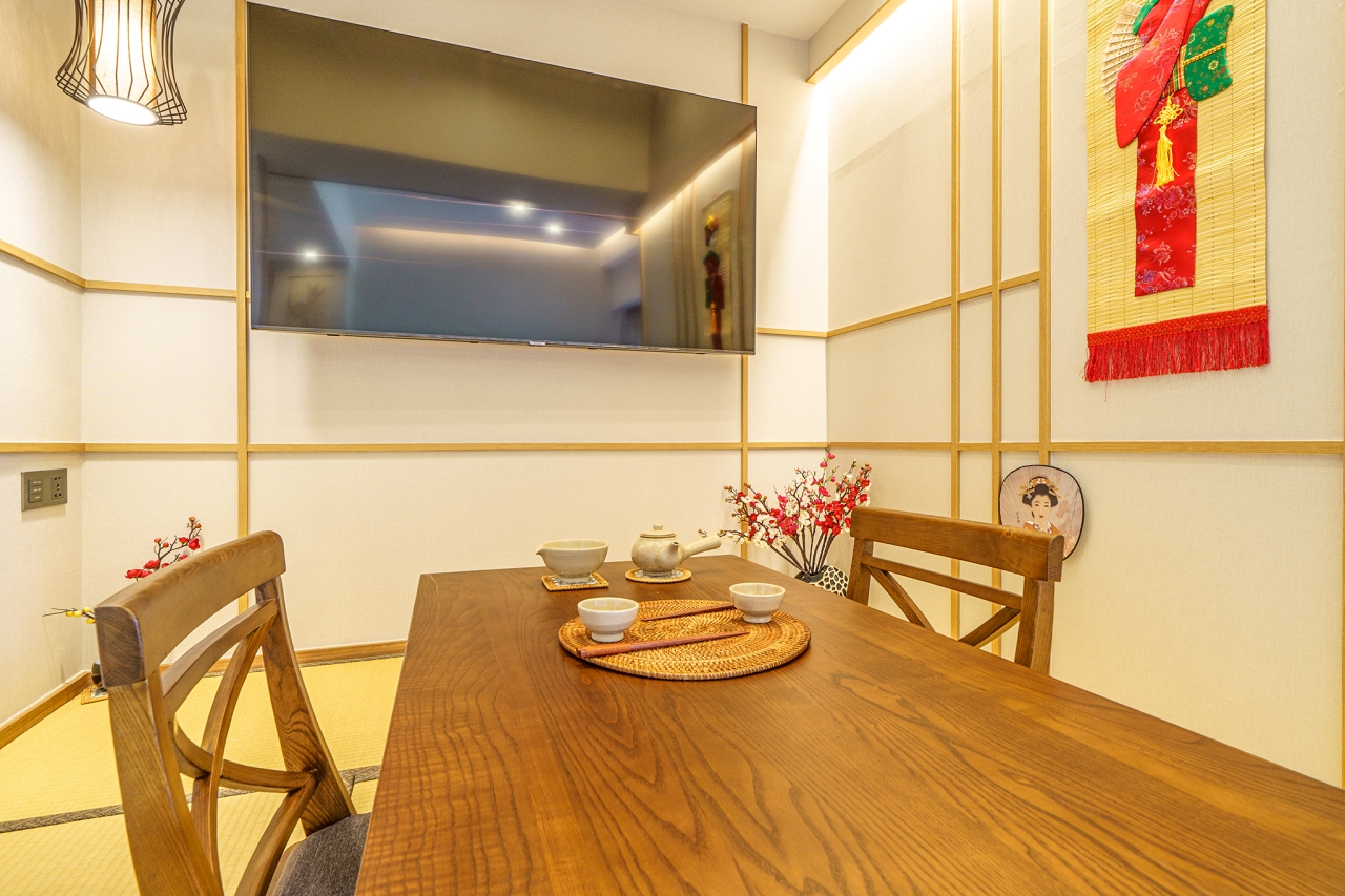 room detail thumbnail 1