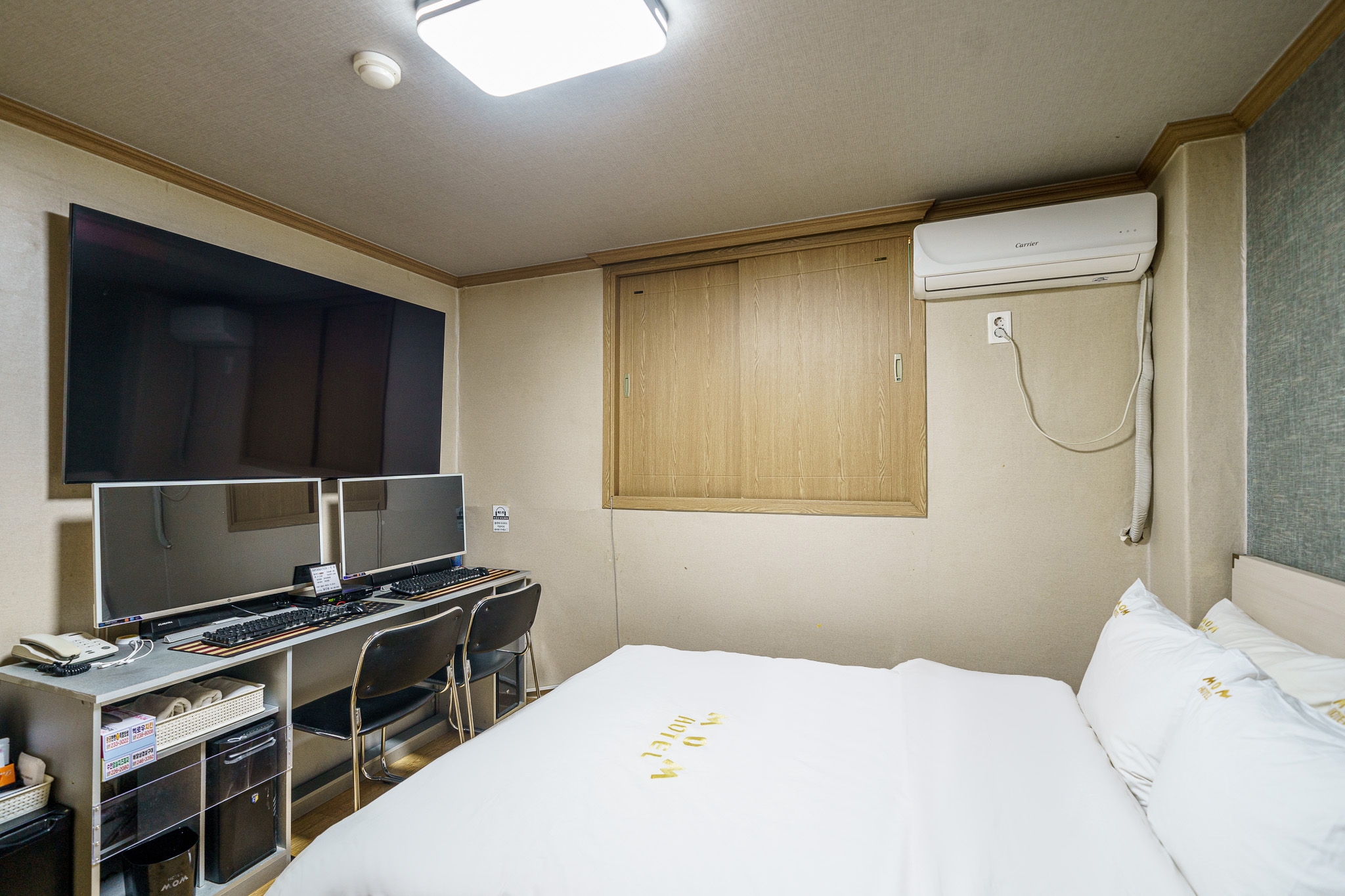 room detail thumbnail 2