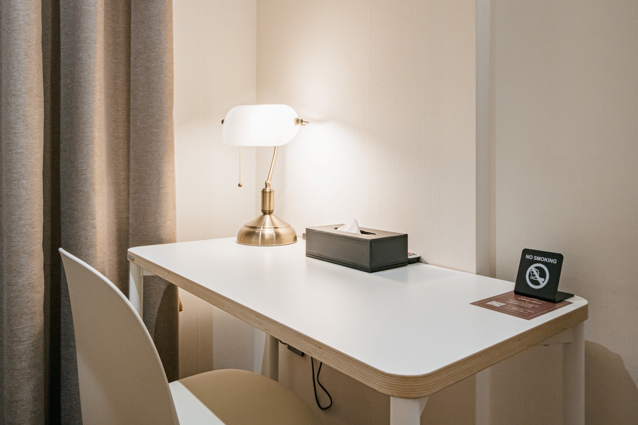 room detail thumbnail 2