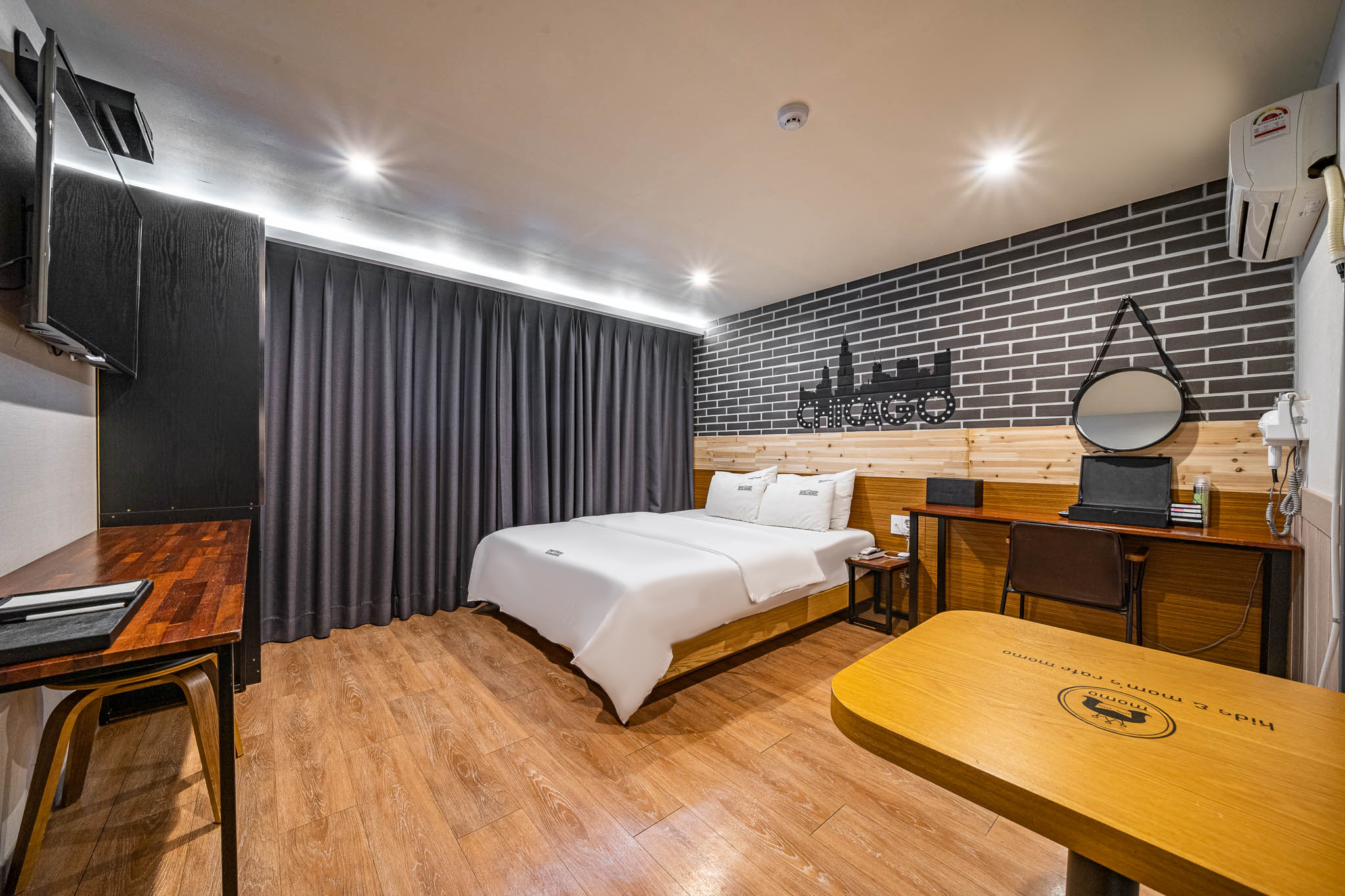 room detail thumbnail 0