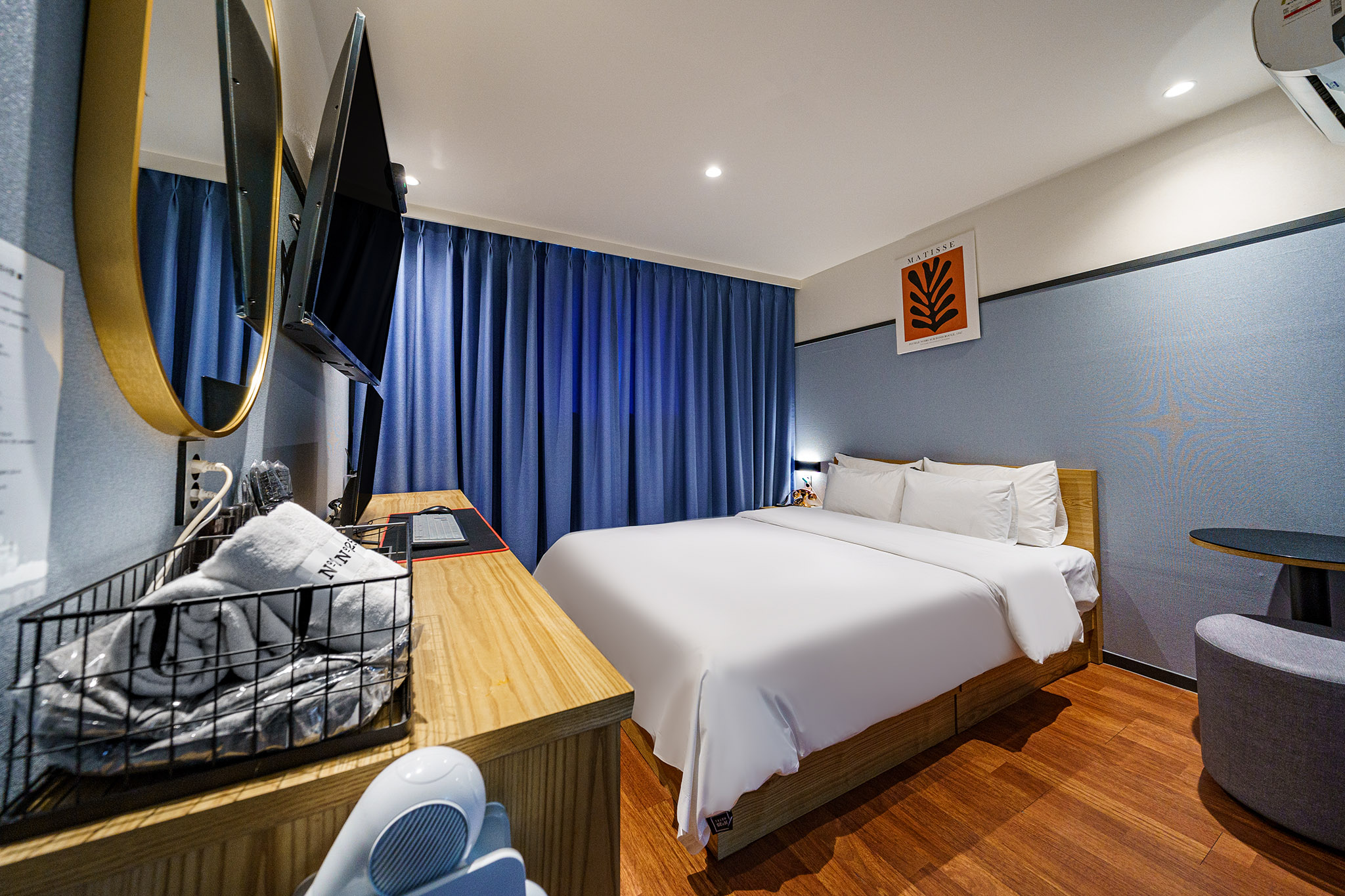 room detail thumbnail 0