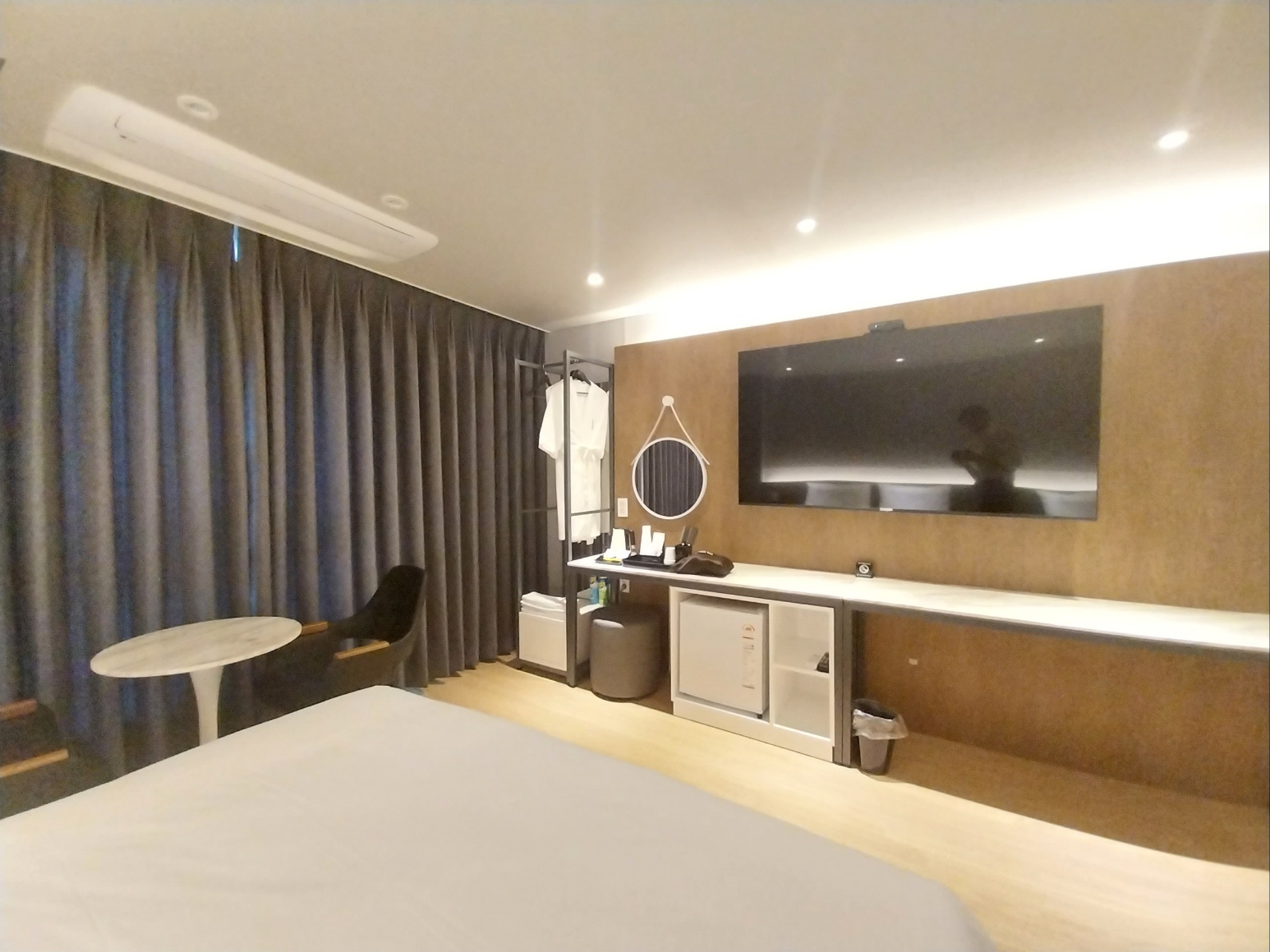 room detail thumbnail 0