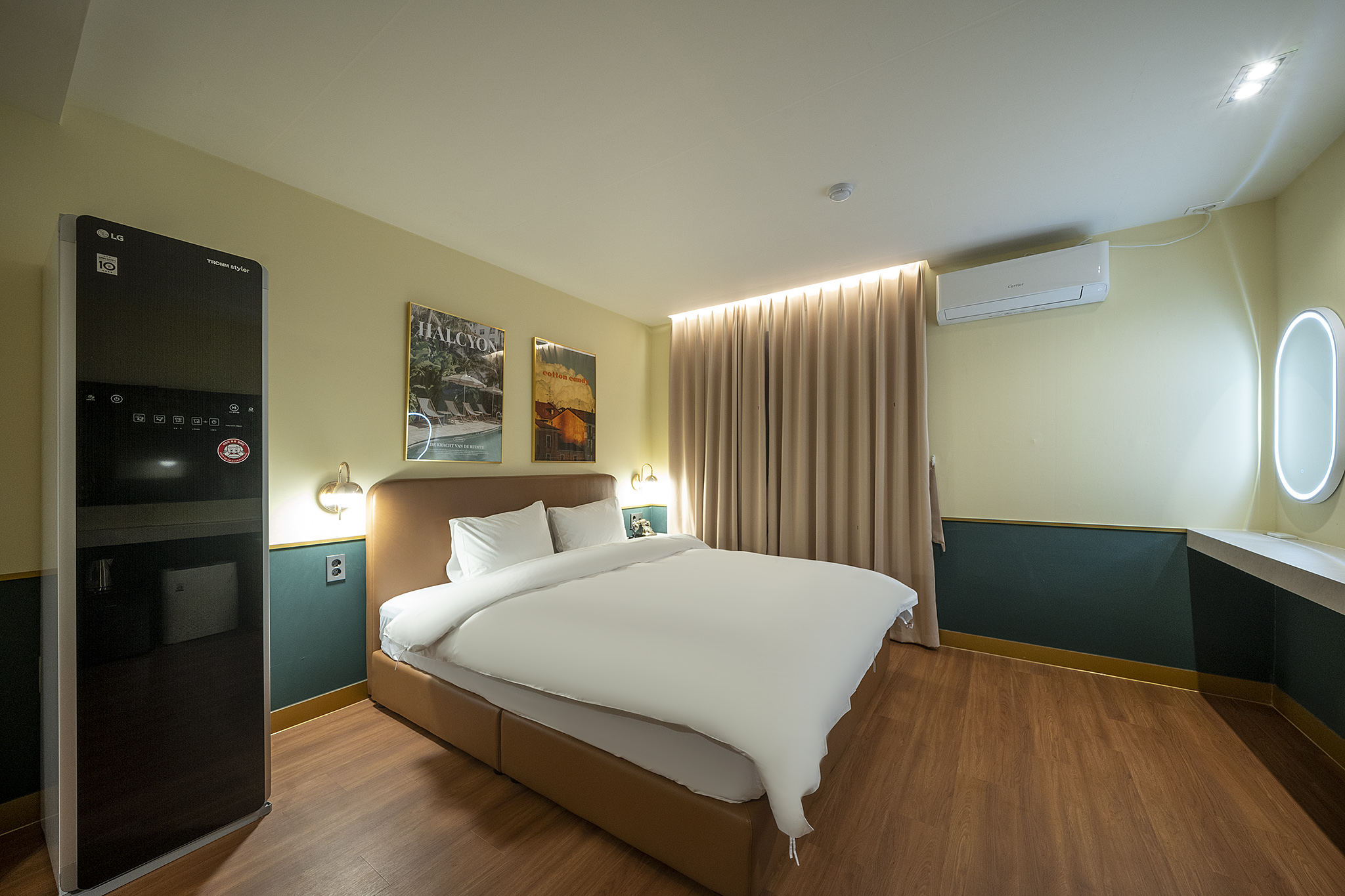 room detail thumbnail 1