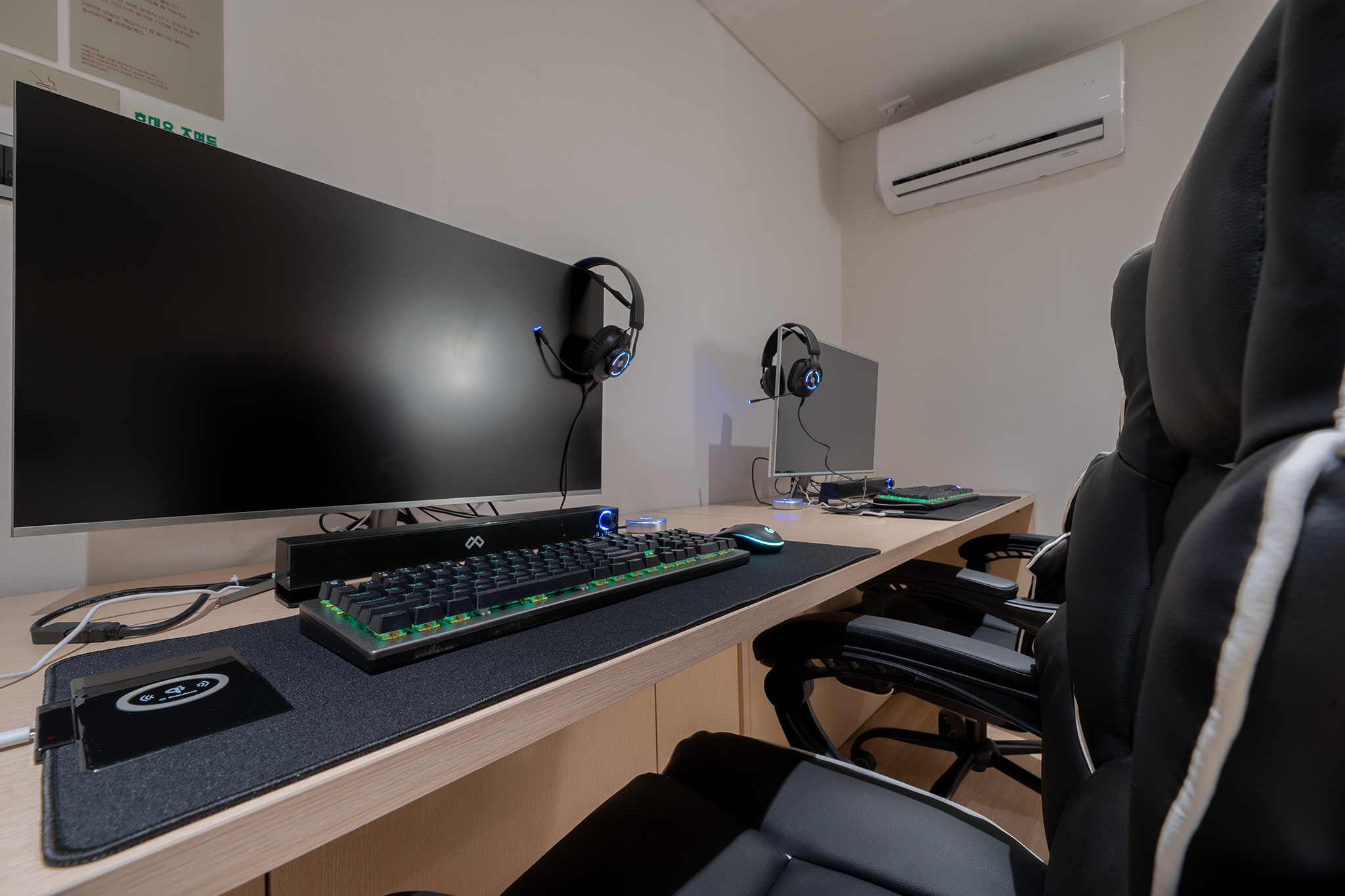 room detail thumbnail 1