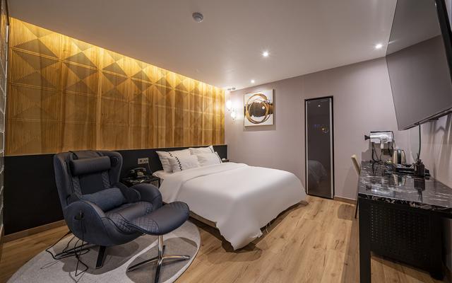 충주 호텔 가을