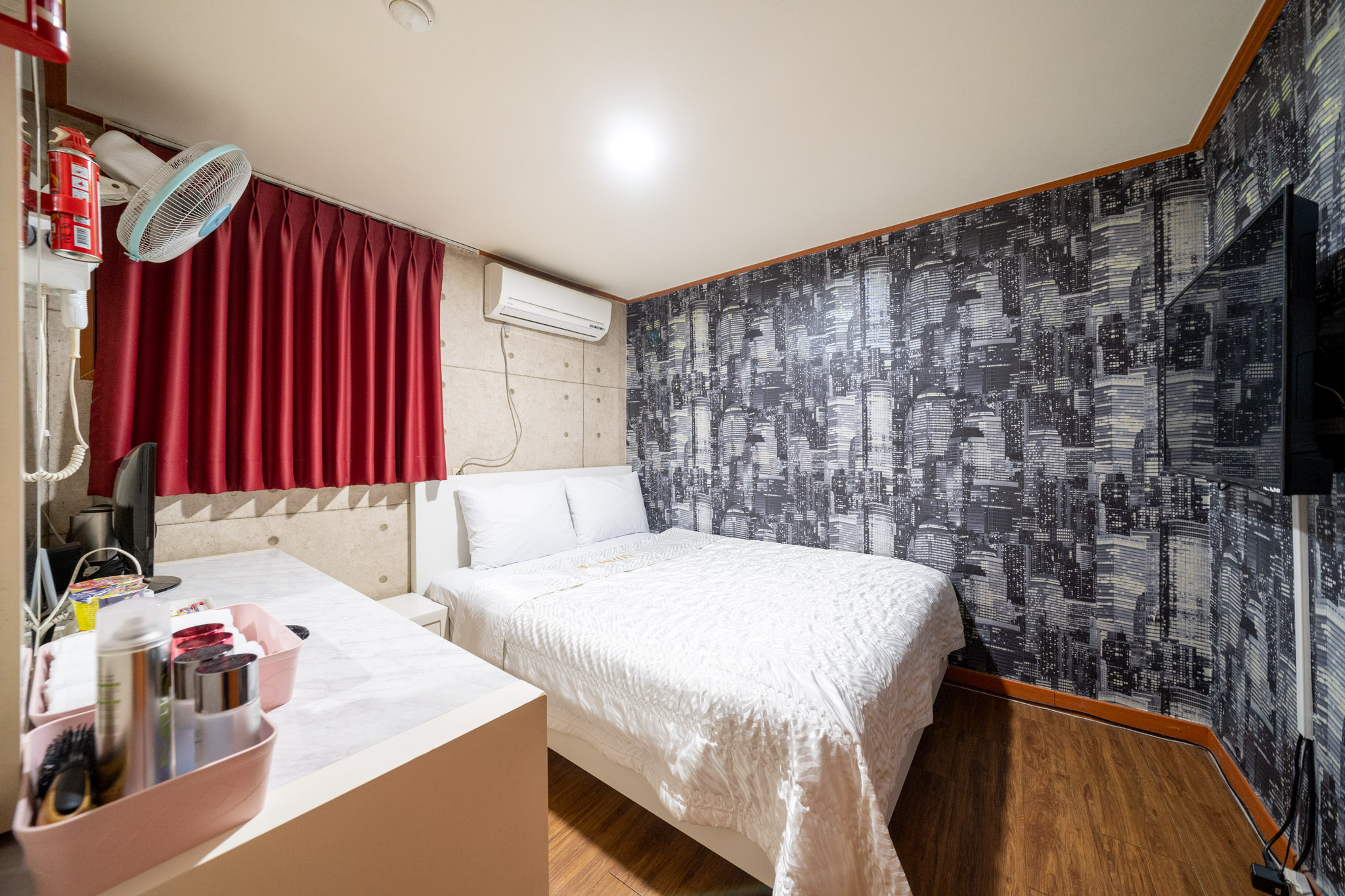 room detail thumbnail 0