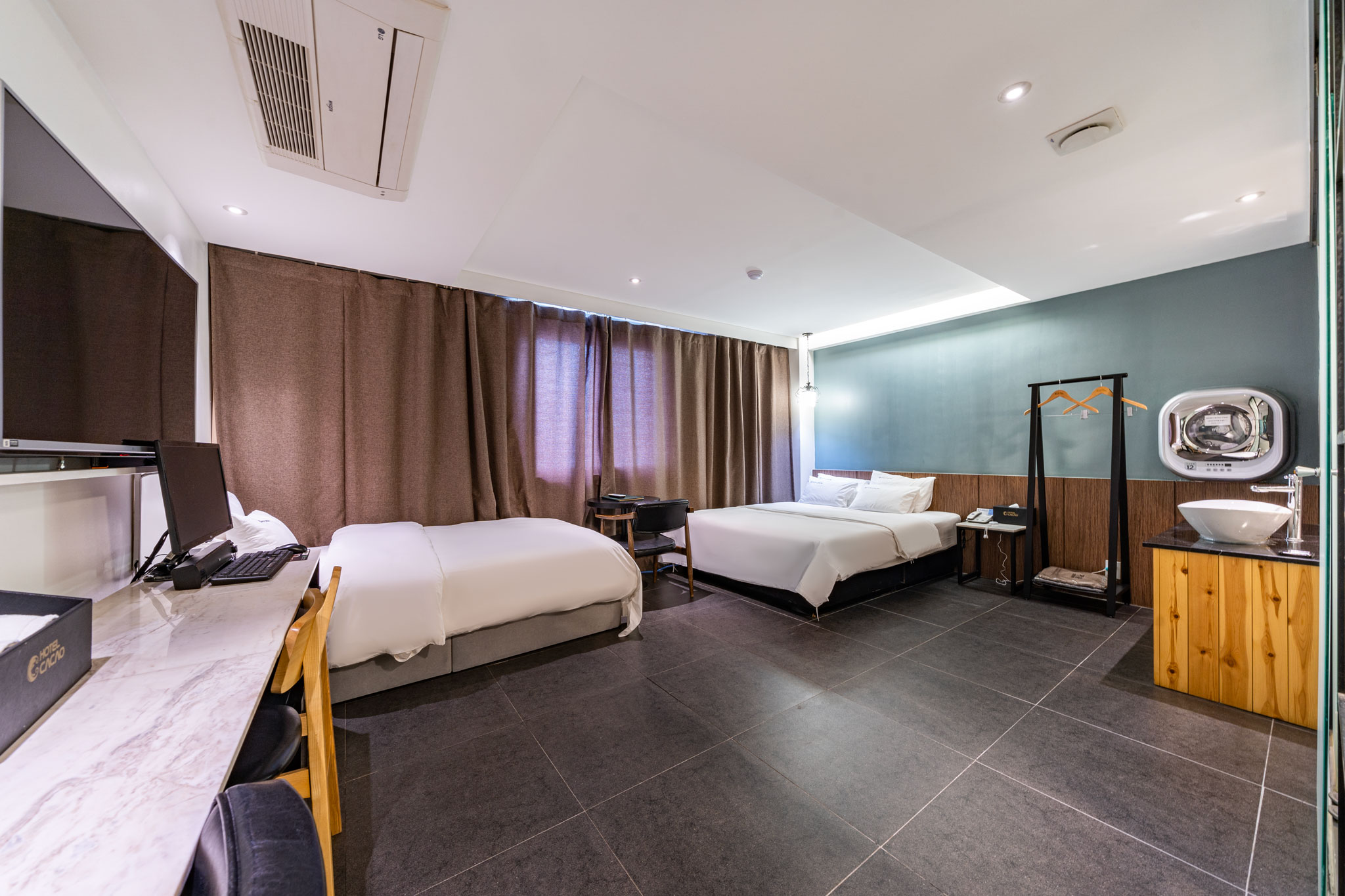 room detail thumbnail 0