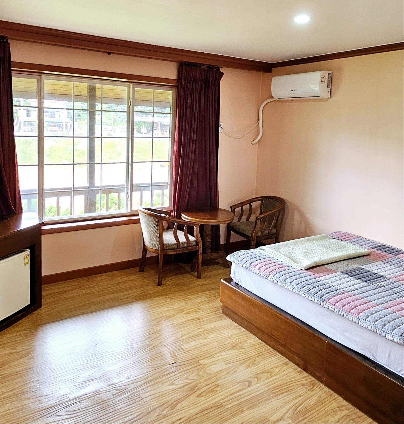 room detail thumbnail 0