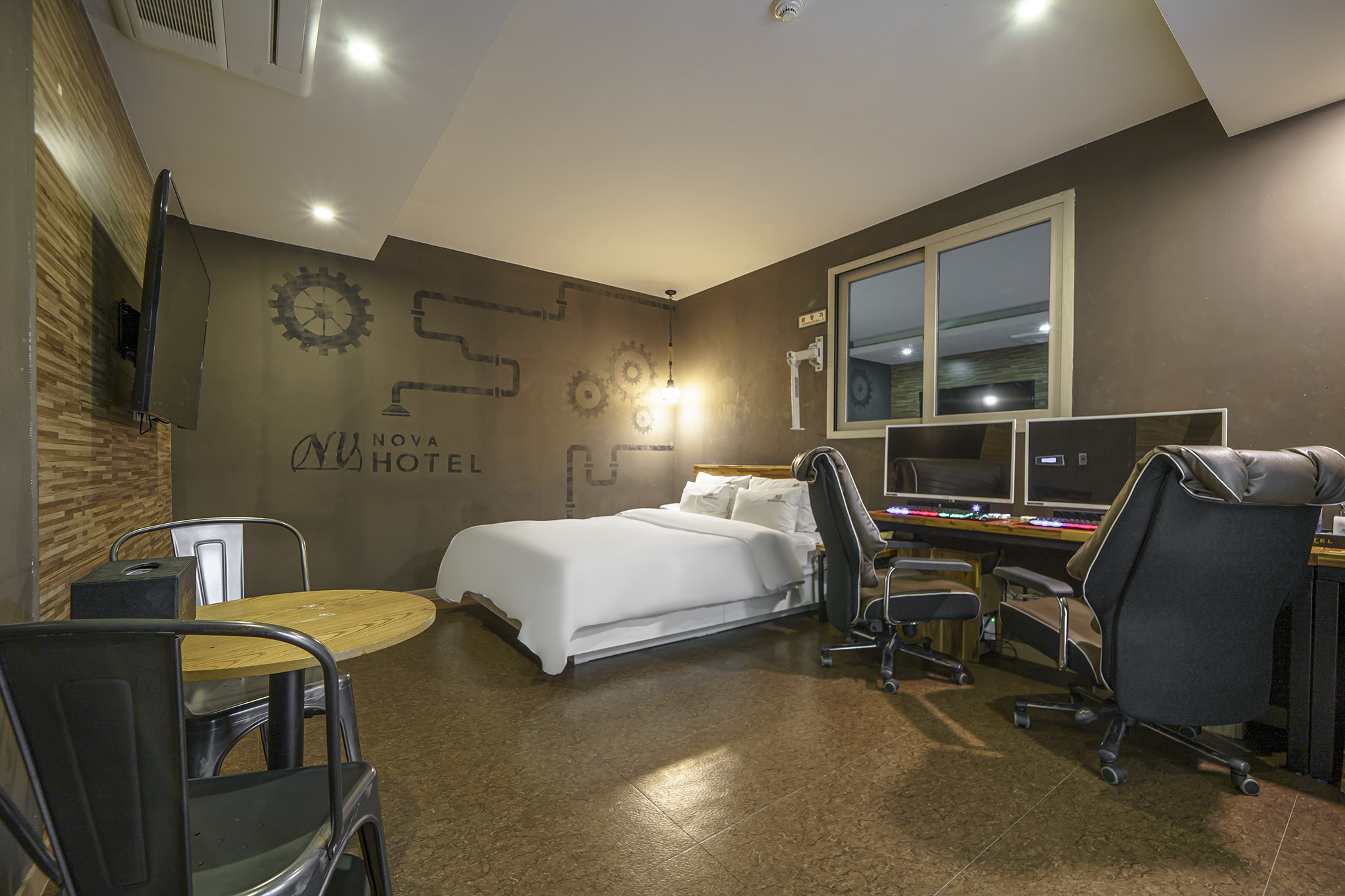 room detail thumbnail 0