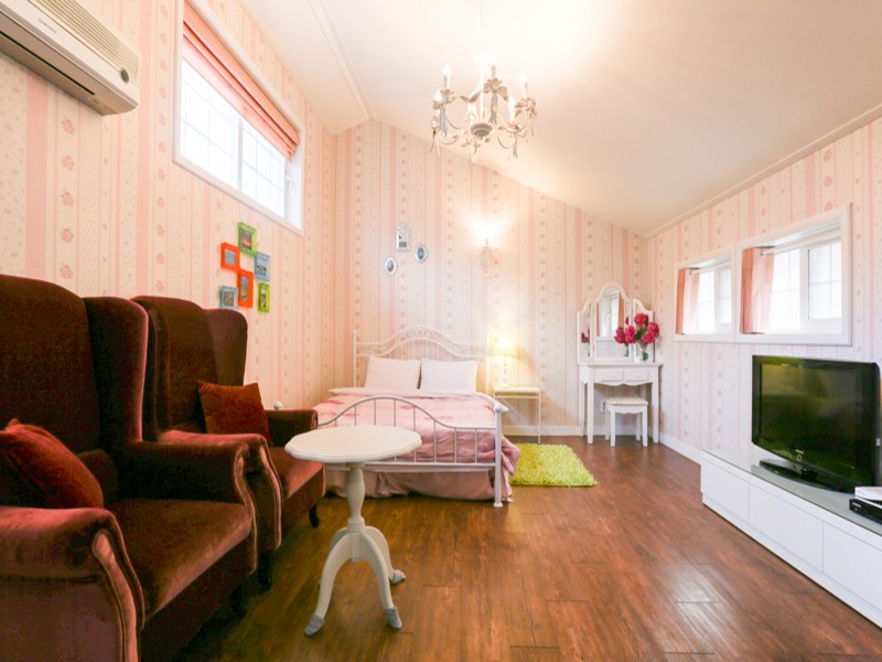 room detail thumbnail 1