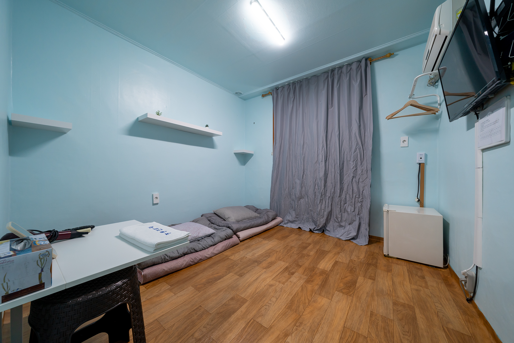 room detail thumbnail 0