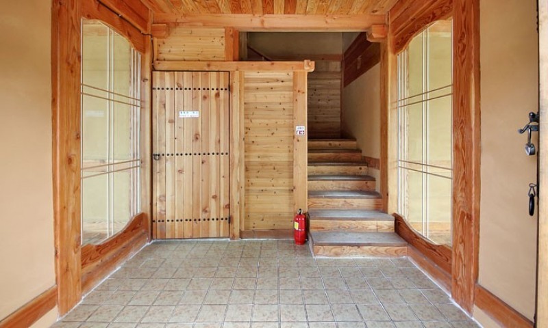 https://yaimg.yanolja.com/v5/2023/07/04/09/64a3e8dd953100.58845810.jpg