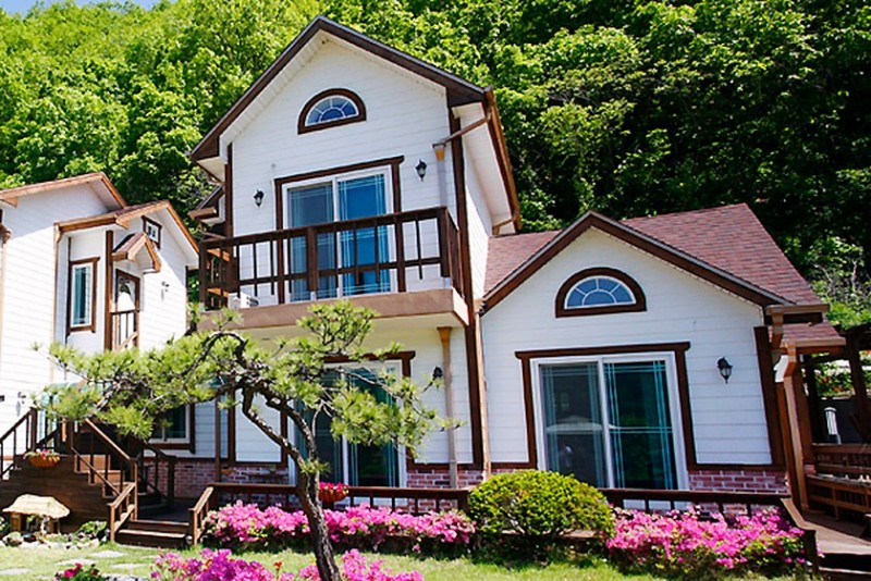 홍천 색채의숲펜션 외관