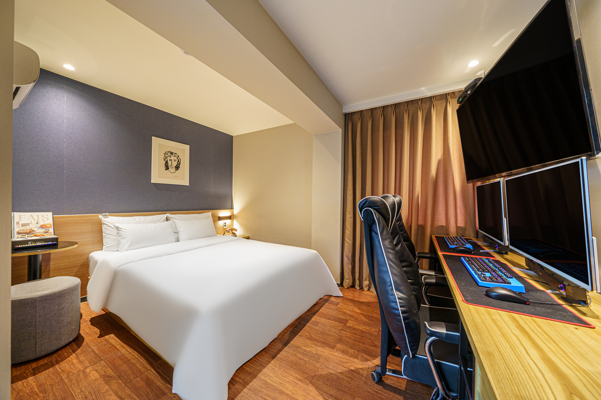 room detail thumbnail 0