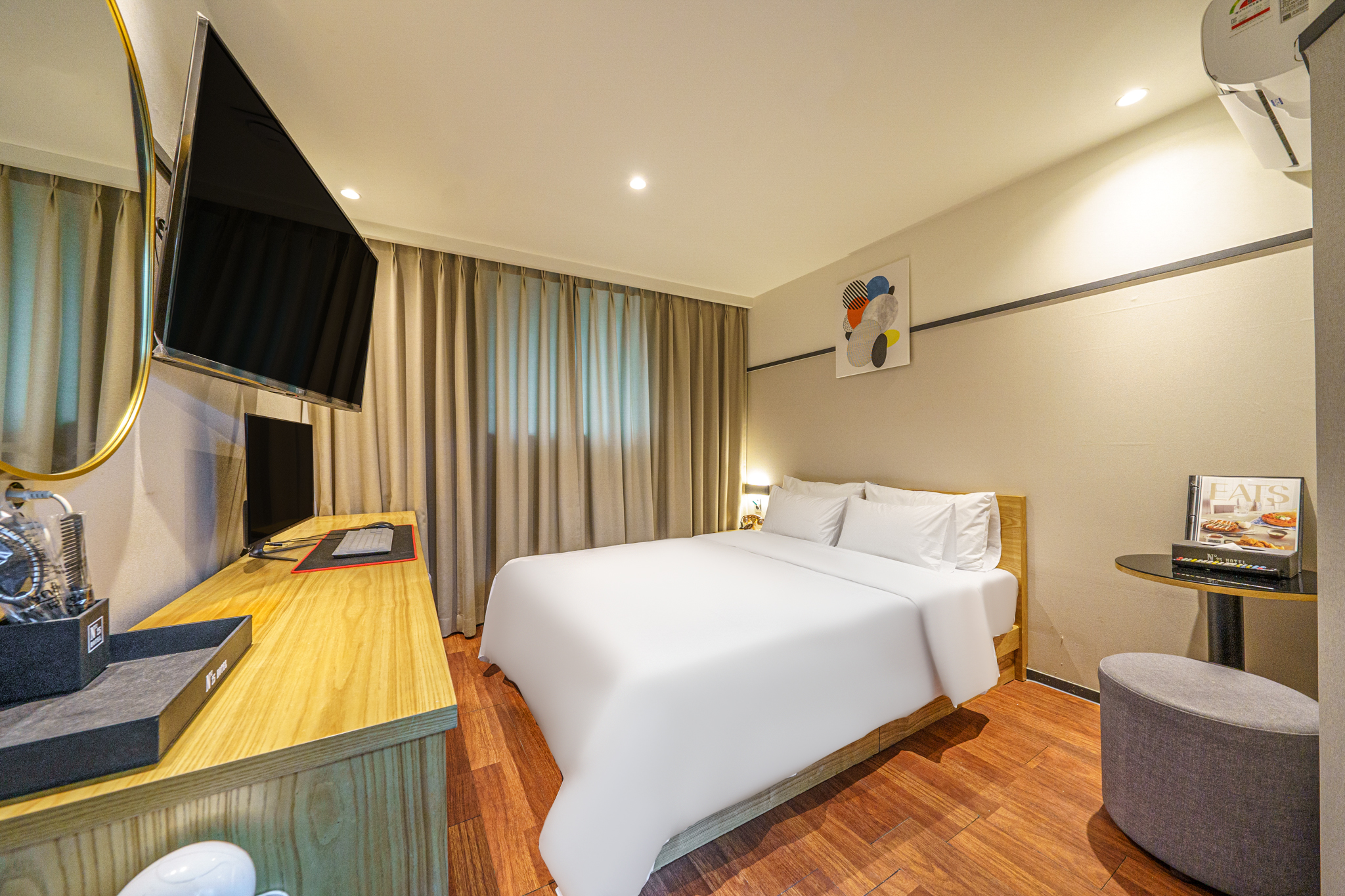 room detail thumbnail 0