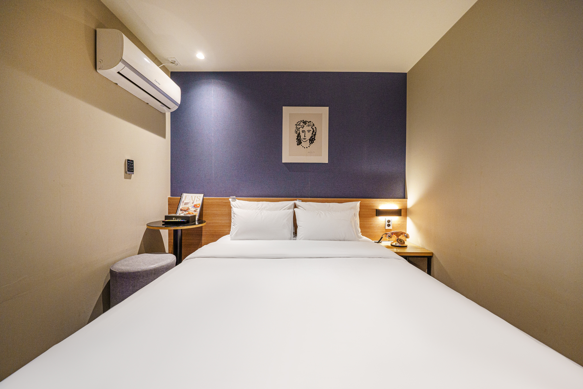 room detail thumbnail 2