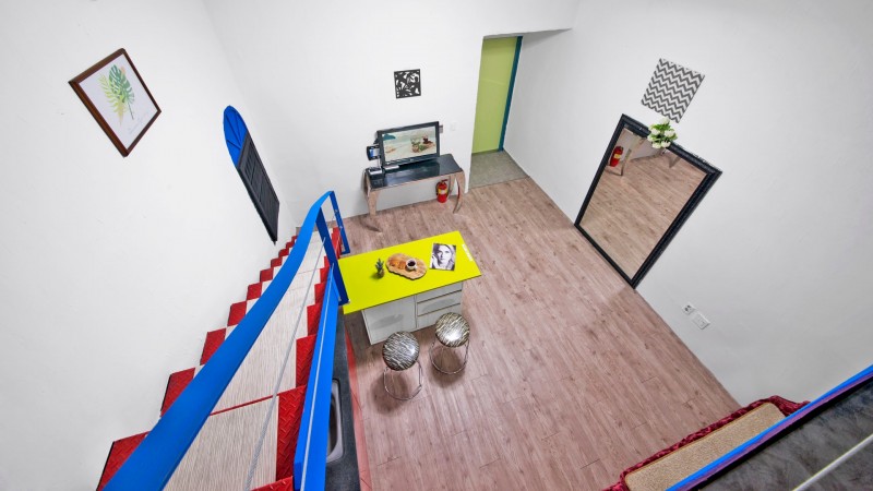 room detail thumbnail 1