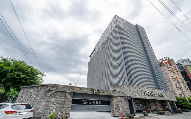 김해 어방동 아모르호텔