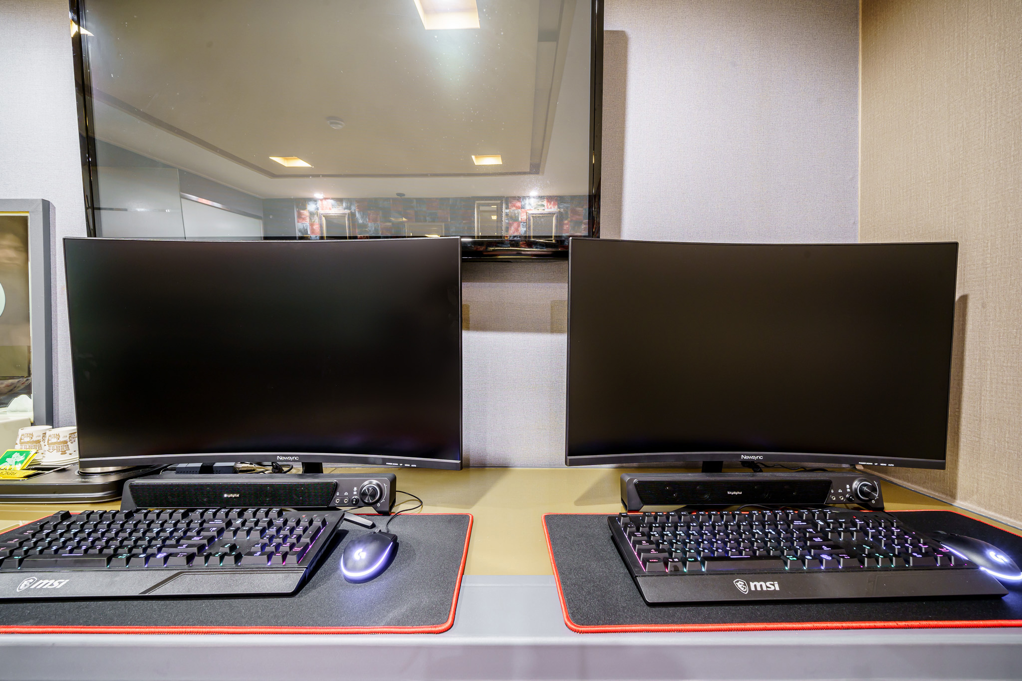 room detail thumbnail 2