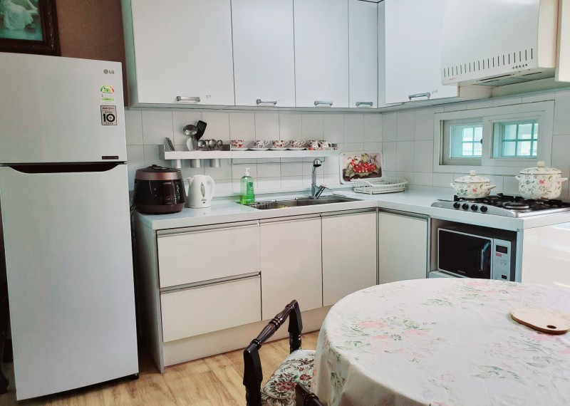 https://yaimg.yanolja.com/v5/2023/07/12/15/64aecd04251e57.90357402.jpg