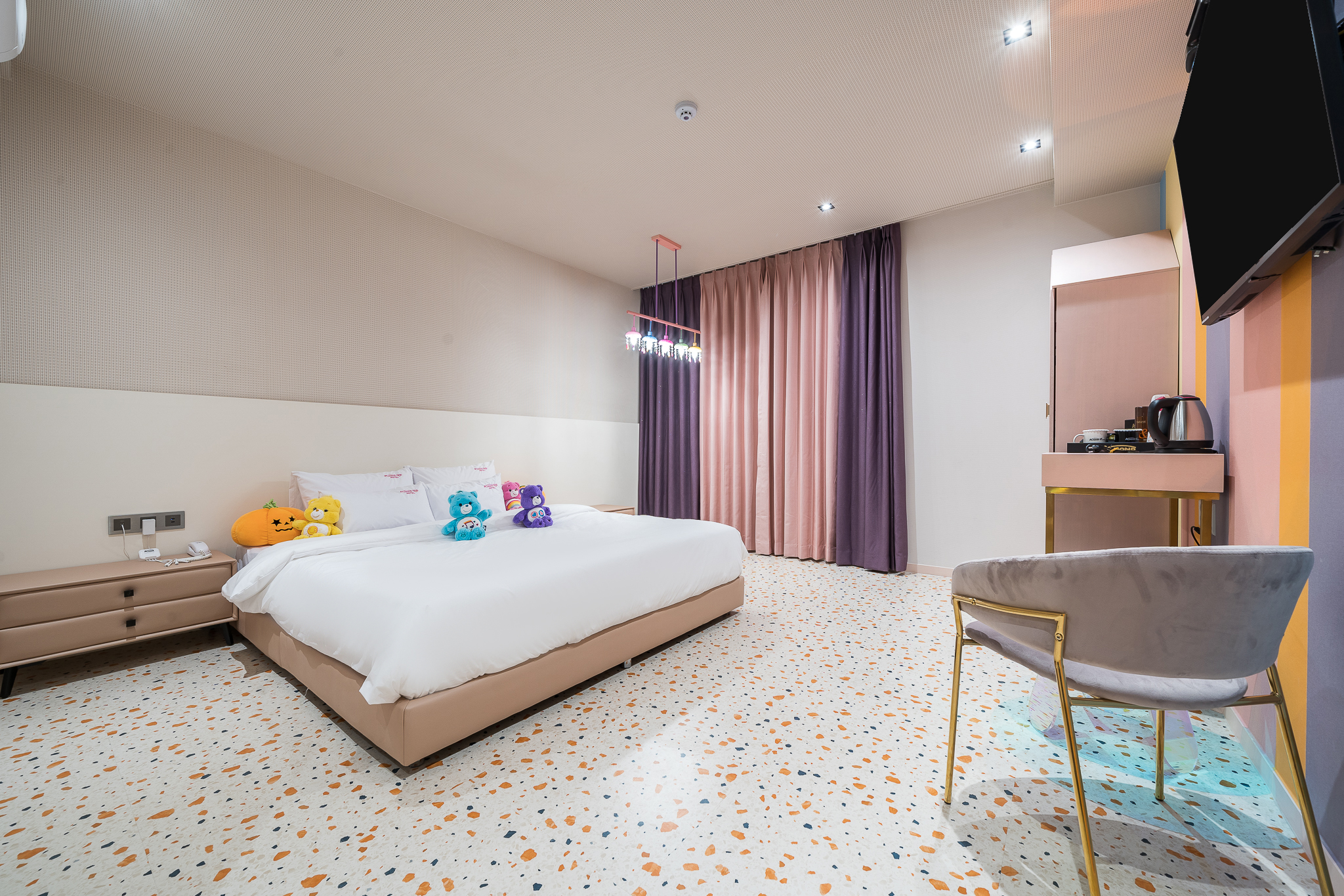 room detail thumbnail 0