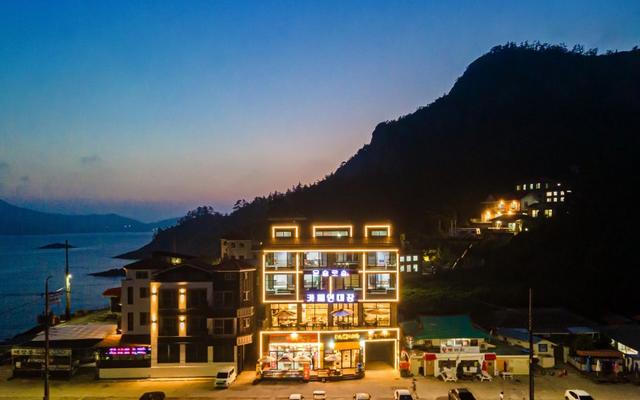 군산(선유도) 윤슬로풀엔스파펜션