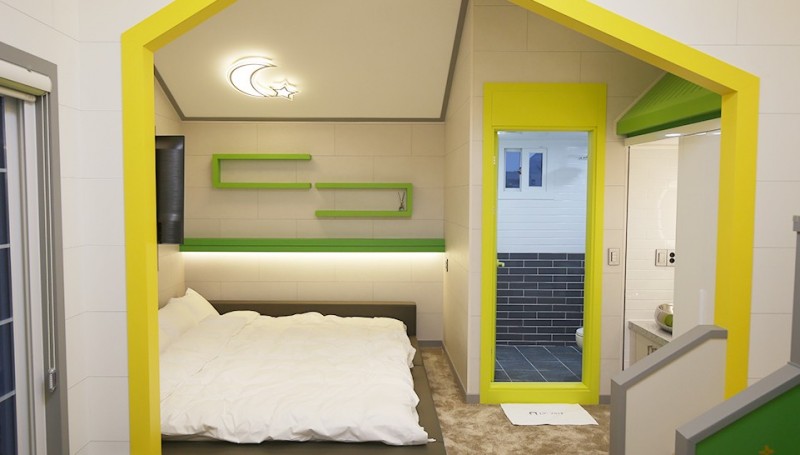 room detail thumbnail 2