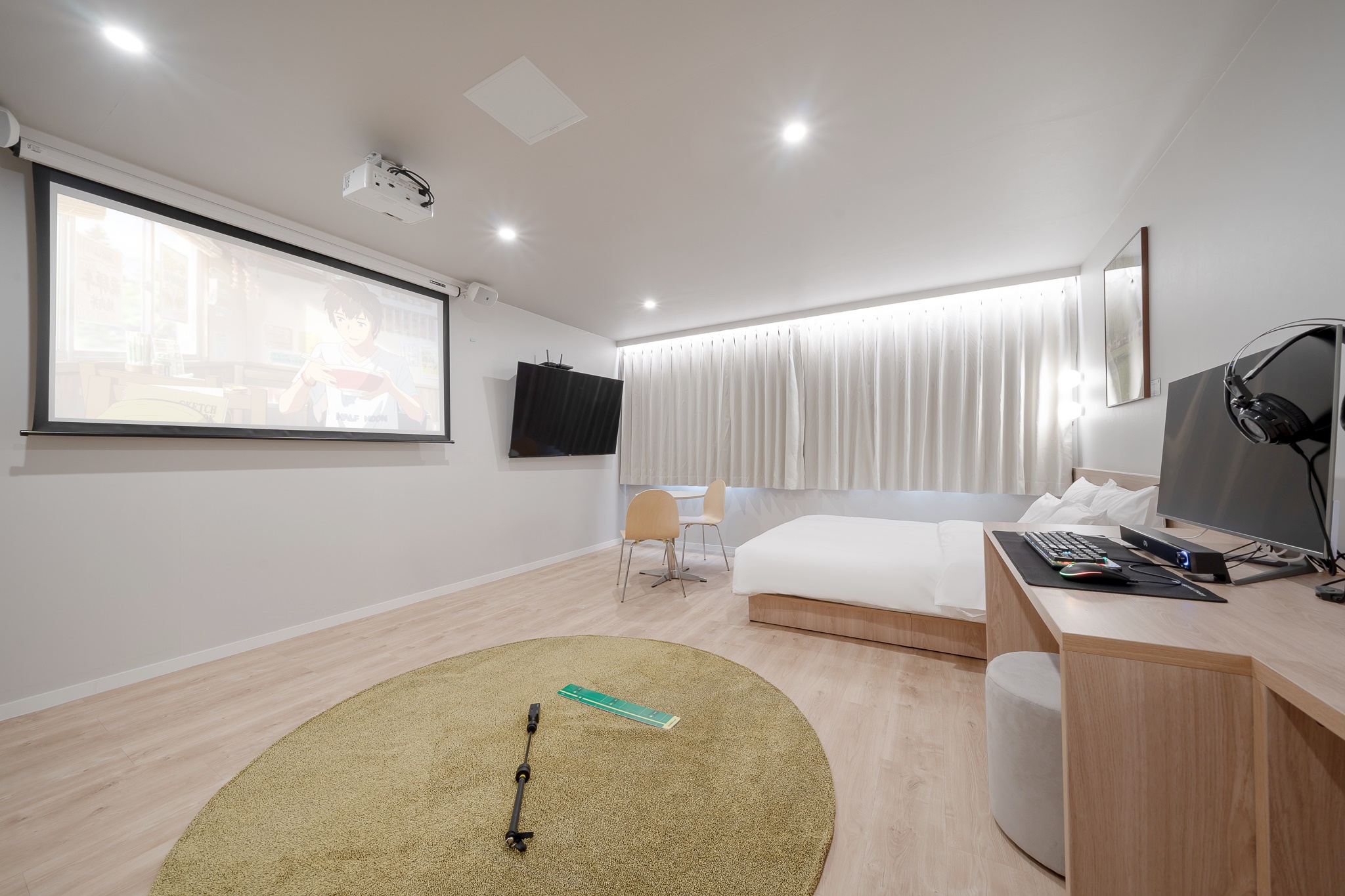 room detail thumbnail 1