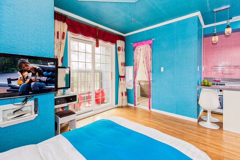 room detail thumbnail 0