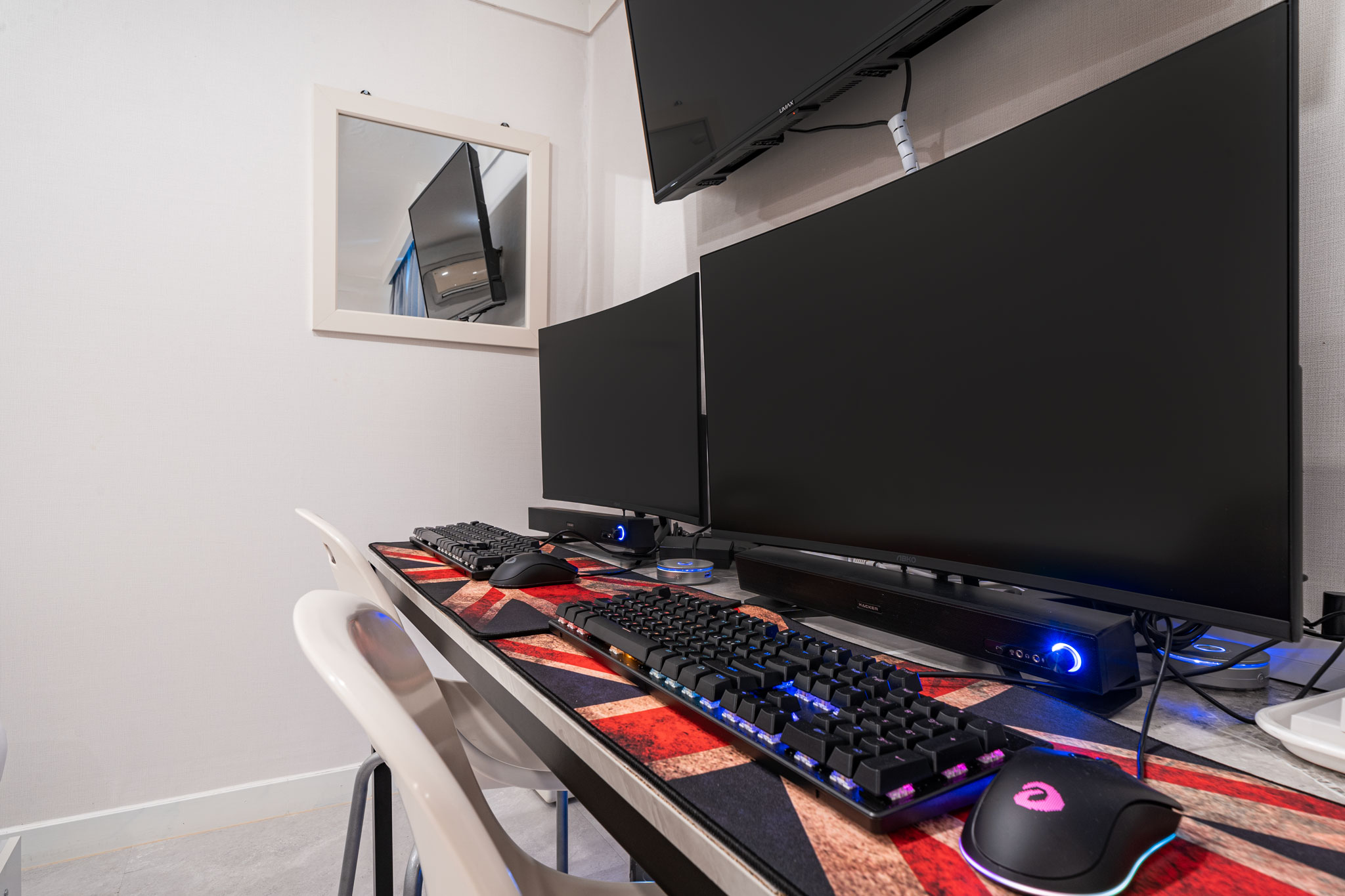 room detail thumbnail 2