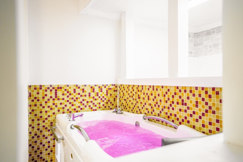 room detail thumbnail 2