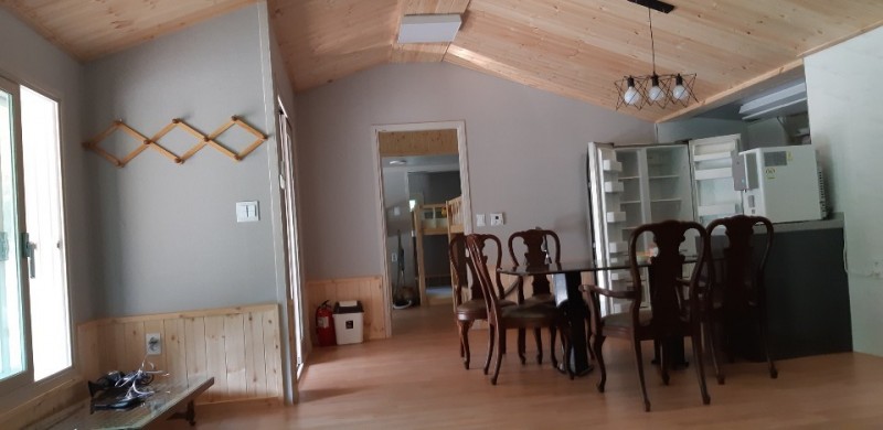 https://yaimg.yanolja.com/v5/2023/08/19/12/64e0b560f3a0a4.88579203.jpg
