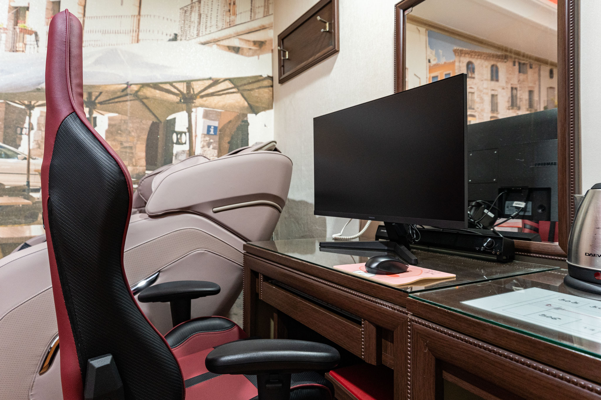 room detail thumbnail 1