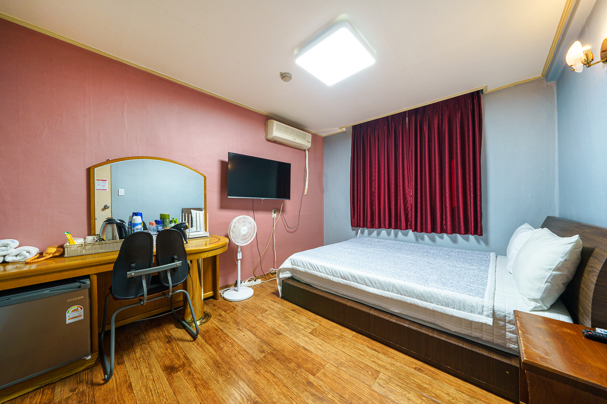 room detail thumbnail 0