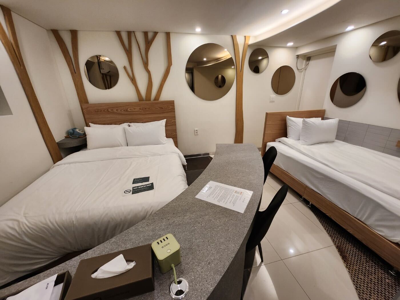 room detail thumbnail 0