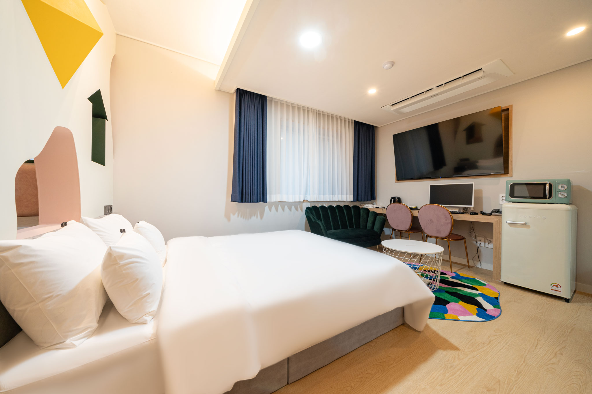 room detail thumbnail 1