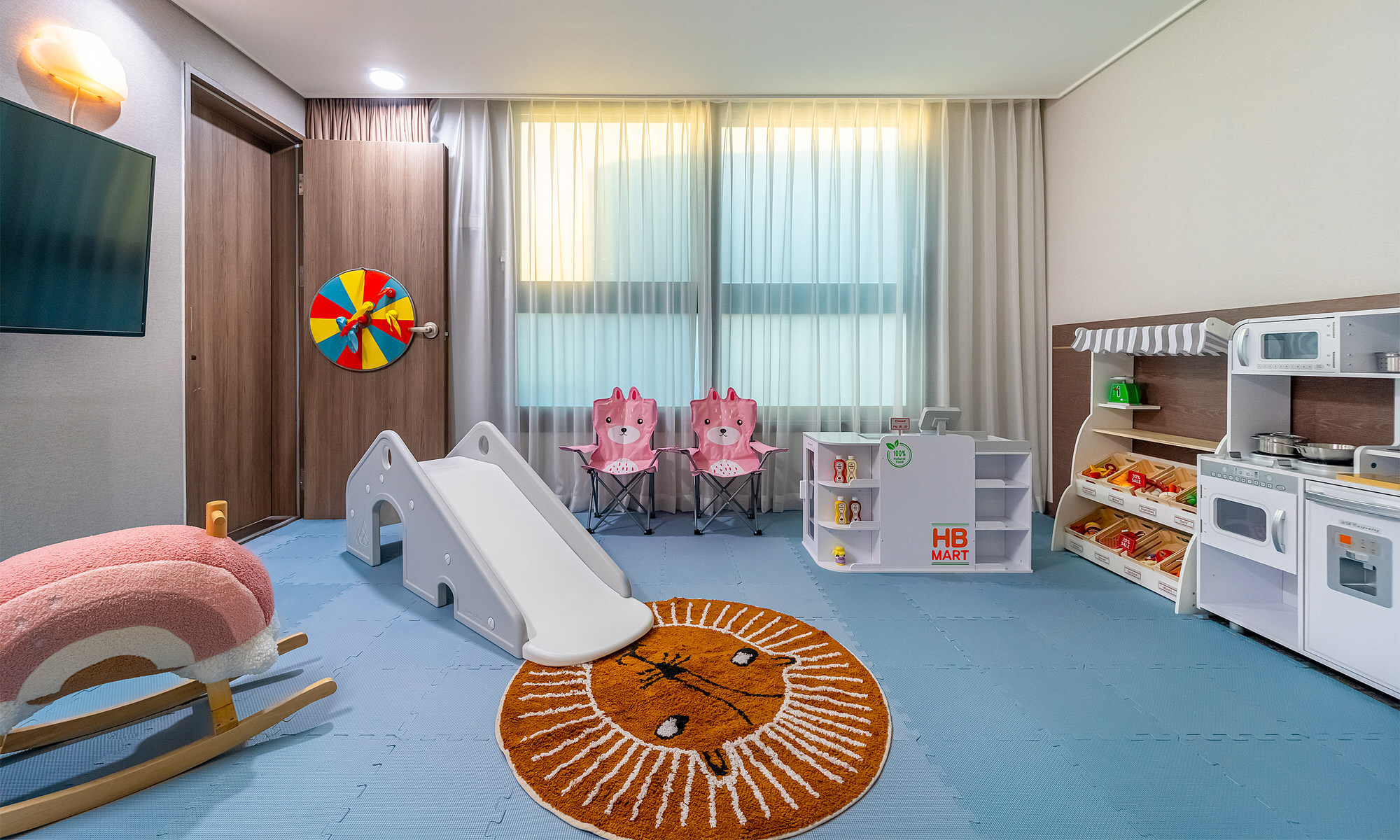 room detail thumbnail 1